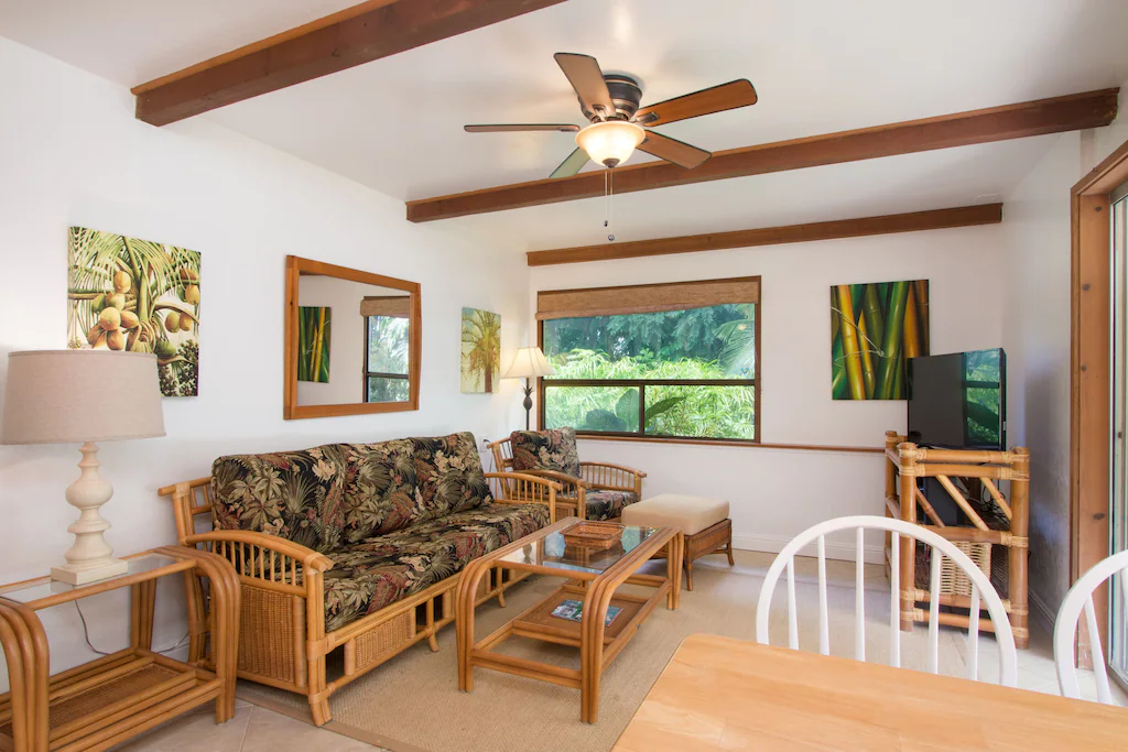 Hawaiian bright living room